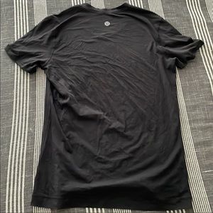 Men’s Black lululemon V-Neck T-Shirt M